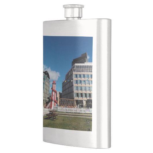 De kermis, het stadscentrum flacon (Links)