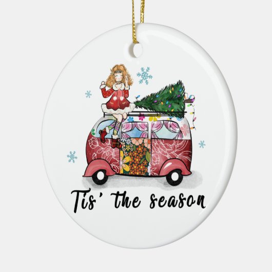 De kerstcadeau is het seizoen keramisch ornament (Links)