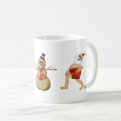 De kerstman in zwemtrunks met een sneeuwbroodje. koffiemok (Voorkant rechts)