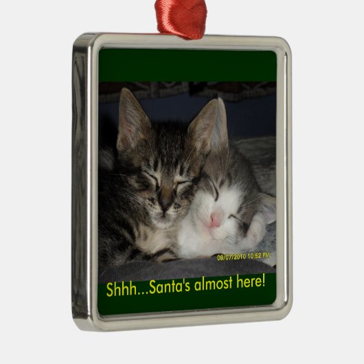 De Kerstman is bijna hier. Metalen Ornament (Rechts)