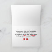 De kerstman kijkt feestdagen kaart (Binnen)