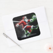 De Kerstman schopt een Voetbal deze kerst Vierkante Sticker (Envelop)