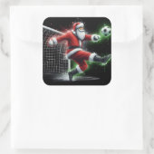 De Kerstman schopt een Voetbal deze kerst Vierkante Sticker (Tas)