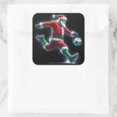 De Kerstman schopt een Voetbal in de sneeuw Vierkante Sticker (Tas)
