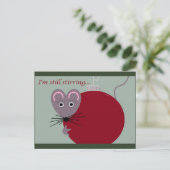 De kerstmuis met versiering is nog steeds roerend briefkaart (Staand voorkant)