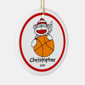 De kerstversiering van Sock Monkey Basketball Boy Keramisch Ornament (Rechts)