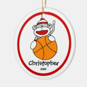 De kerstversiering van Sock Monkey Basketball Boy Keramisch Ornament (Links)