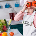 De keuken van de moderne grootmoeder is altijd ope kinder schort<br><div class="desc">Welkom in oma's Kitchen, waar liefde en warmte altijd op het menu staan! Verras je favoriete grootmoeder met dit charmante cadeauproduct van Zazzle. Of het nu voor Moederdag is, haar verjaardag, of gewoon om waardering voor het show, dit doordachte item is zeker om een glimlach op haar gezicht te brengen.Verras...</div>