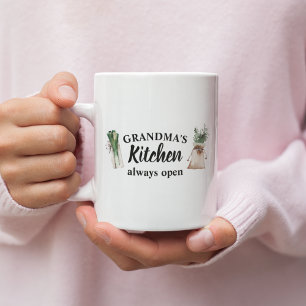 De keuken van de moderne grootmoeder is altijd ope koffiemok