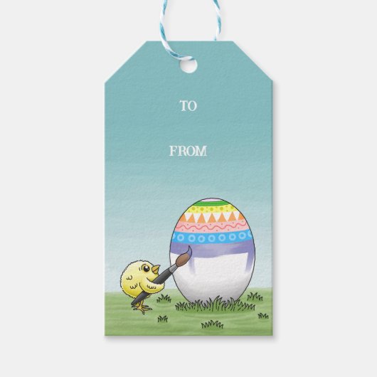 De kip schildert een mooi paasei. cadeaulabel (Voorkant)