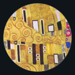 De Kiss Pattern van Gustav Klimt, Art Nouveau Ronde Sticker<br><div class="desc">De Kus (patroondetail) van Gustav Klimt is een vintage-kunstwerk uit het victoriaanse tijdperk met symboliek. Dit detail is afkomstig uit een schilderij over liefde en romantiek met een romantisch stel in verschillende tinten goud, symbolen en patronen, die een kus delen tegen een bronzen achtergrond. Over de kunstenaar: Gustav Klimt (1862-1918)...</div>