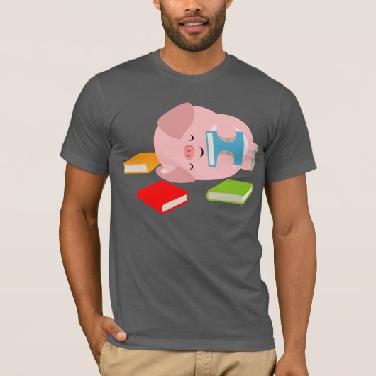 De kleine boekenlover (Cute Cartoon Pig.) T-Shirt (Voorkant)