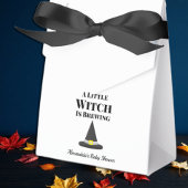 De kleine heks is de zwangerschap van de halloween bedankdoosjes