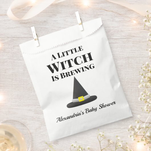 De kleine heks is de zwangerschap van de halloween bedankzakje (Geknipt)