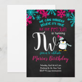 De kleine pinguïn verandert twee 'Birthday' uitnod Kaart (Voorkant / Achterkant)