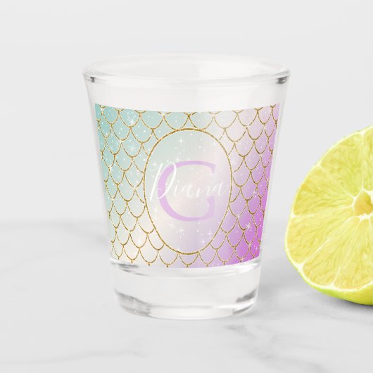 De kleine zeemeermin. Golden schalen op een roze,  Shot Glas (Voorkant)