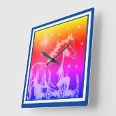 De kleine zoete pony, roze vierkante klok (Hoek)