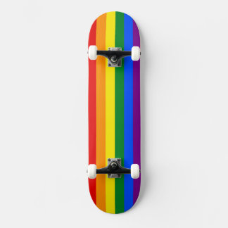 De kleuren van de regenboog persoonlijk skateboard