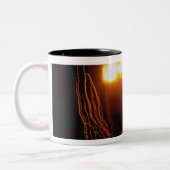 De Knothole van de Bevordering van de verrichting, Tweekleurige Koffiemok (Links)