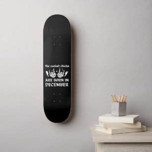 DE KOELSTE CHICKS WORDEN IN DECEMBER GENOMEN PERSOONLIJK SKATEBOARD
