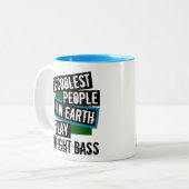 De koelste mensen op aarde spelen een onberispelij tweekleurige koffiemok (Voorkant links)