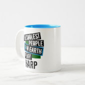 De koelste mensen op aarde spelen harp tweekleurige koffiemok (Voorkant links)