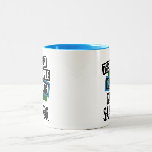 De koelste mensen op Aarde spelen Santor Tweekleurige Koffiemok (Center)