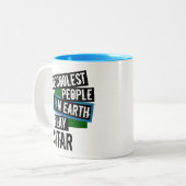 De koelste mensen op aarde spelen sitar tweekleurige koffiemok (Voorkant links)