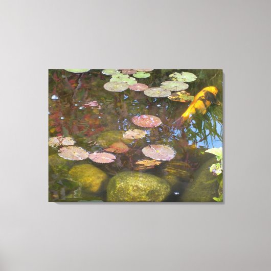 De Koi in de Lily Pad Pond Canvas Afdruk (Voorkant)