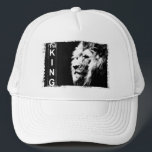 De koning Modern Elegant Pop Art Lion Head Sjabloo Trucker Pet<br><div class="desc">De koning moderne legante Pop Art Lion Head Sjabloon White Baseball Trucker Hat.</div>