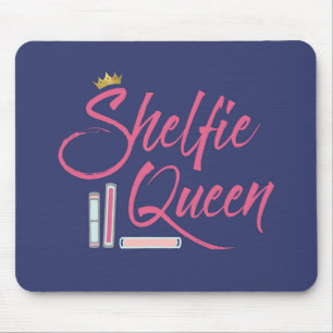 De Koningin van Shelfie van Booklover Muismat