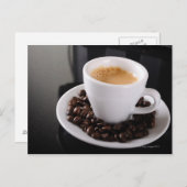 De kop van de espresso op zwarte granietteller briefkaart (Voorkant / Achterkant)