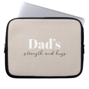 De kracht en knuffels van papa - Vaderdag Gift   Laptop Sleeve