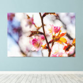 De kunst van Cherry Blossoming op zonnige dag Canvas Afdruk (Insitu (Houten vloer))