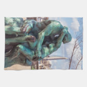 De kus van Auguste Rodin op de Tuileries in Parijs Theedoek (Horizontaal)