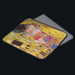 De kus van Gustav Klimt,  Art Nouveau Laptop Sleeve<br><div class="desc">Het ultieme schilderij van liefde, een prachtig design om Valentijnsdag te vieren met! De Kiss (detail) (1907-1908) van Gustav Klimt is een Victoriaans Era Symbolisme, een mooie kunstliefde en romance schilderij met een romantisch stel in verschillende tinten goud, patronen en symbolen, die een kus delen tegen een bronzen achtergrond. Over...</div>