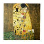 De kus van Gustav Klimt Art Nouveau Tegeltje<br><div class="desc">Het populaire schilderij Kiss (Lovers) van de Oostenrijkse symbolist & Art Nouveau Artist Gustav Klimt (1862-1918)</div>