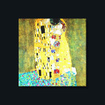 De kus van Gustav Klimt Canvas Afdruk<br><div class="desc">De Kiss van Gustav Klimt canvasprint.The Kiss (Lovers) werd geschilderd door de Oostenrijkse symbolistische schilder Gustav Klimt tussen 1908 en 1909, het hoogtepunt van zijn "Gouden Periode", toen hij een aantal werken in een soortgelijke vergulde stijl schilderde. Een perfect vierkant, het doek toont een paar omhelzende, hun lichamen verstrengeld in...</div>