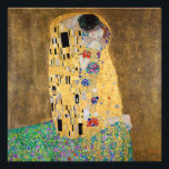 De kus van Gustav Klimt Foto Afdruk<br><div class="desc">De Kus van Gustav Klimt The Kiss is een oliescanvas met goudblad, zilver en platina. van de Oostenrijkse symbolistische schilder Gustav Klimt. Het werd ooit geschilderd in 1907 en 1908, op het hoogtepunt van wat wetenschappers zijn "Gouden Periode" noemen. De Kus heeft sinds zijn voltooiing in 1908 het publiek enthousiast...</div>