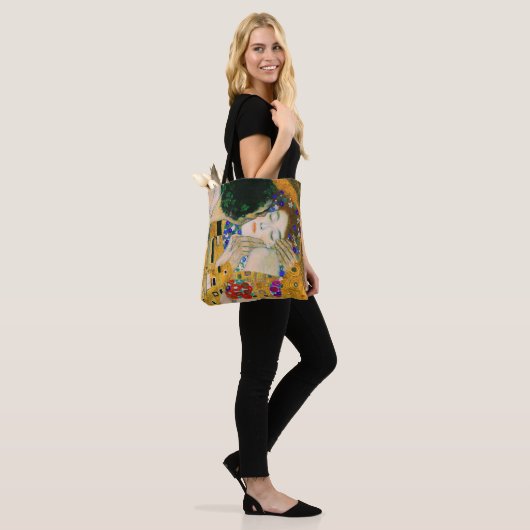 De kus van Gustav Klimt Tote Bag (Op model)