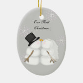 De kussende Sneeuwmannen huwden Onze 1st Keramisch Ornament (Achterkant)