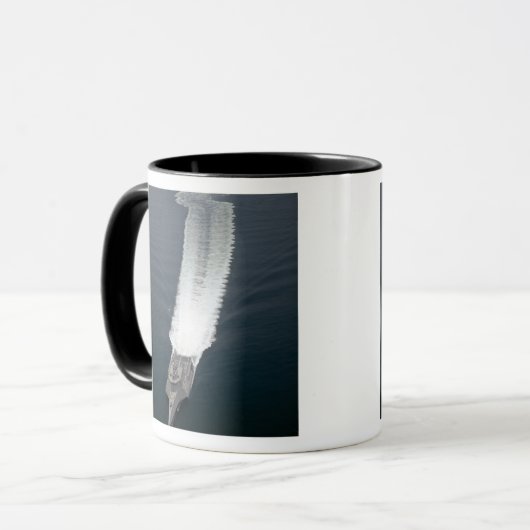 De kustgevechtsschip Independence 2 Mok (Voorkant links)