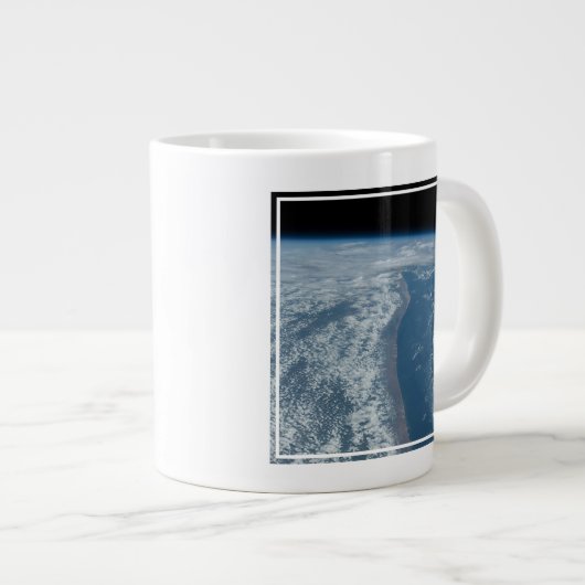 De kustlijn van Kenia en Somalië langs de Indische Grote Koffiekop (Voorkant rechts)