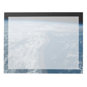 De kustlijn van Kenia en Somalië langs de Indische Notitieblok