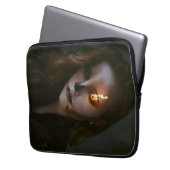 De kwaadaardige elektronica tas (Voorkant Links)