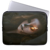 De kwaadaardige elektronica tas (Voorkant)