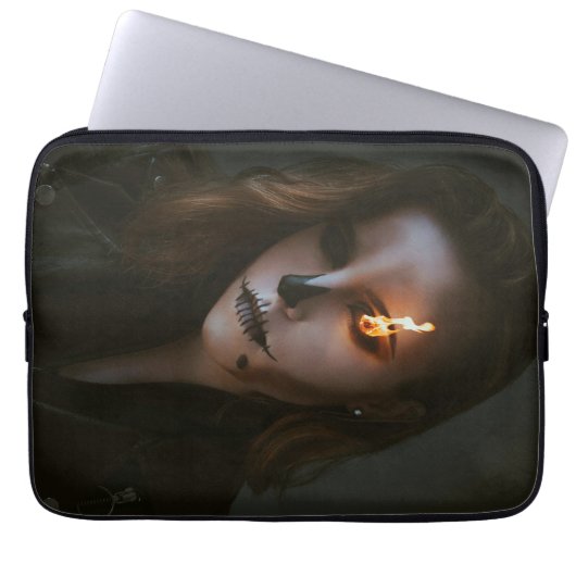 De kwaadaardige elektronica tas (Voorkant)