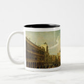 De laatste dag van de Carnival, St. Mark's Square, Tweekleurige Koffiemok (Links)