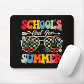 De laatste schooldag is uit voor Summer Teacher Bo Muismat (Met muis)