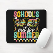 De laatste schooldag is uit voor Summer Teacher Bo Muismat (Met muis)